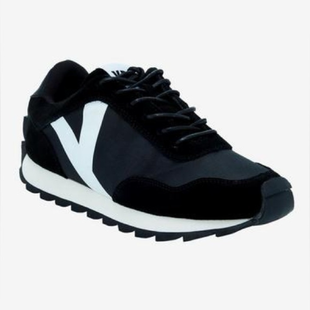 YRU black & white flash sneakers women’s size 9 contemporary modern punk casual